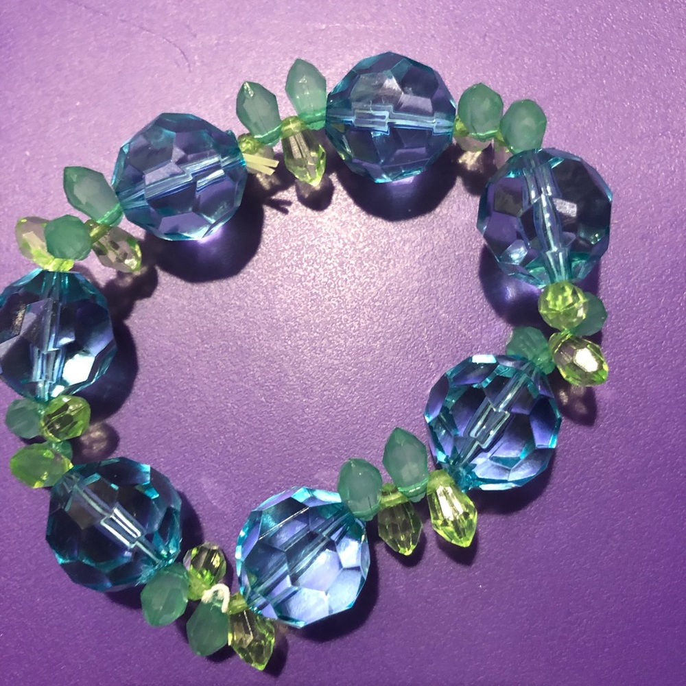 Gorgeous color combination bracelet sparkling  beads vintage beauty